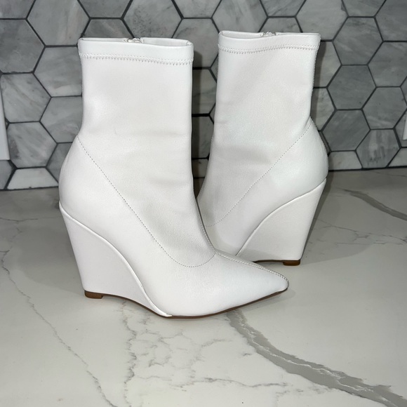 Raye “lo boot” - Picture 1 of 6